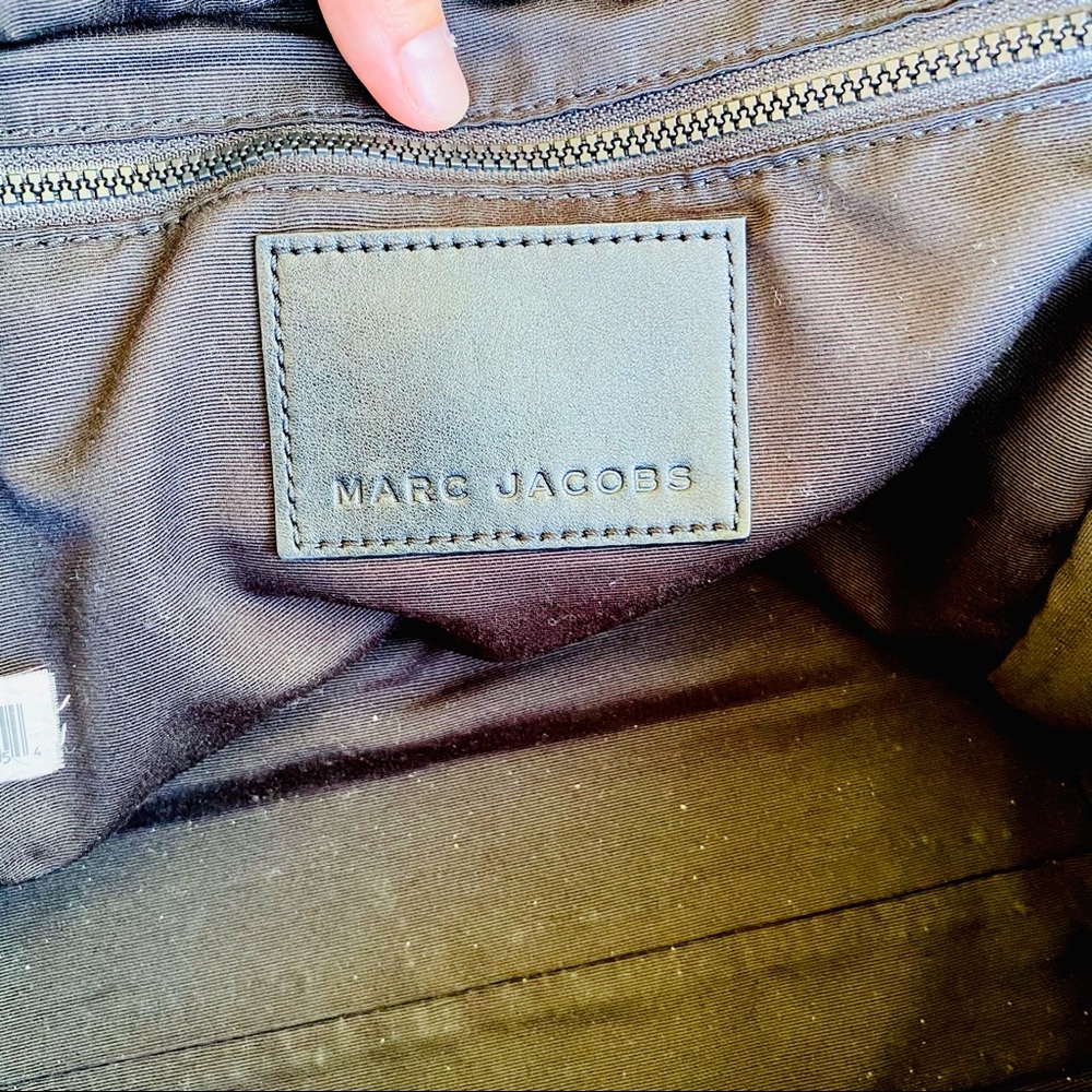 Marc Jacobs The Black Box Shopper EUC - Picture 12 of 16